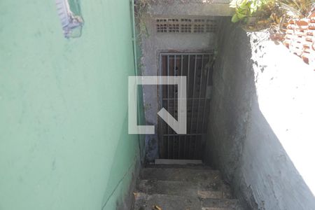 Casa à venda com 240m², 6 quartos e sem vagaPorão