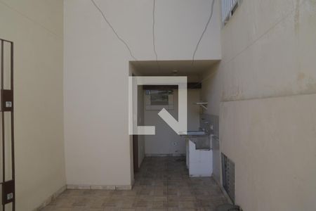 Casa à venda com 240m², 6 quartos e sem vagaQuintal