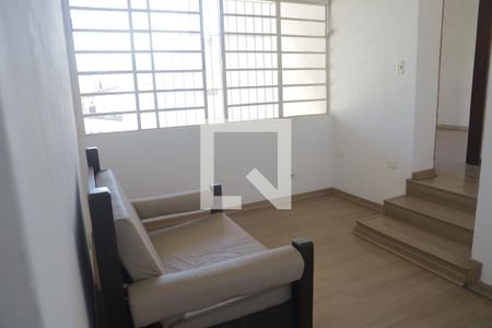 Casa à venda com 240m², 6 quartos e sem vagaHall