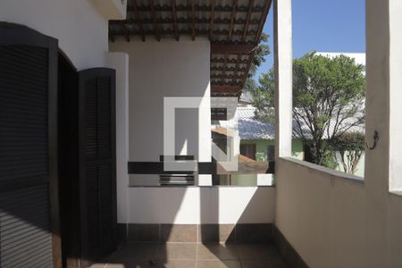 Casa à venda com 240m², 6 quartos e sem vagaVaranda