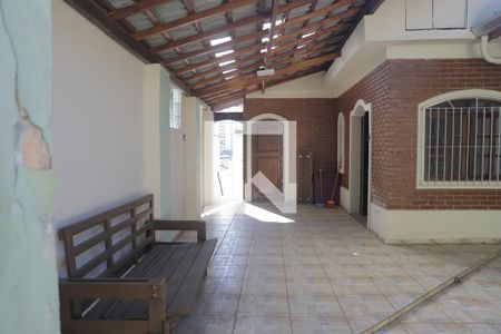 Casa à venda com 240m², 6 quartos e sem vagaÁrea externa