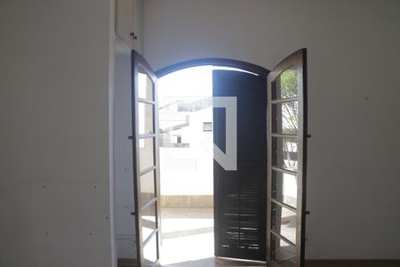 Casa à venda com 240m², 6 quartos e sem vagaSuite