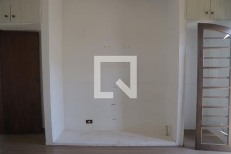 Casa à venda com 240m², 6 quartos e sem vagaSuite