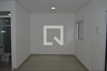 Sala / Quarto de kitnet/studio para alugar com 1 quarto, 28m² em Ipiranga, São Paulo