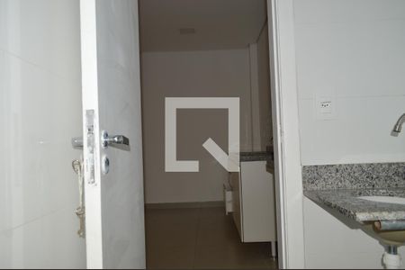 Banheiro de kitnet/studio para alugar com 1 quarto, 28m² em Ipiranga, São Paulo