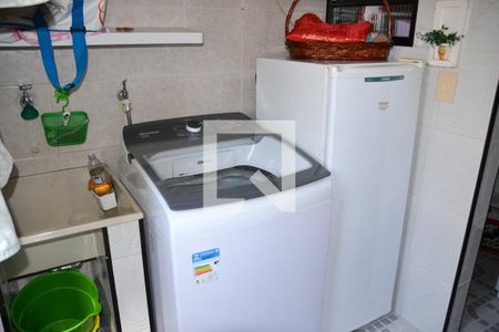 Apartamento à venda com 100m², 3 quartos e 2 vagas Apartamento à venda com 100m², 3 quartos e 2 vagasÁrea de serviço