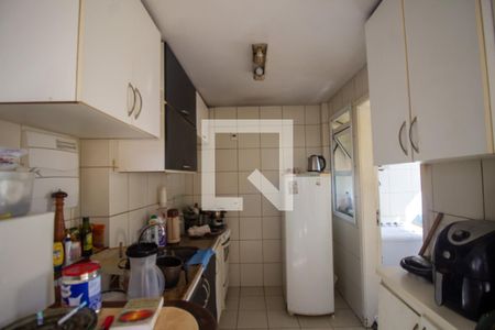 Apartamento para alugar com 204m², 4 quartos e 2 vagas Apartamento para alugar com 204m², 4 quartos e 2 vagasCozinha e Área de Serviço