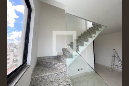 escada da sala de apartamento à venda com 3 quartos, 220m² em Santa Cruz Industrial, Contagem