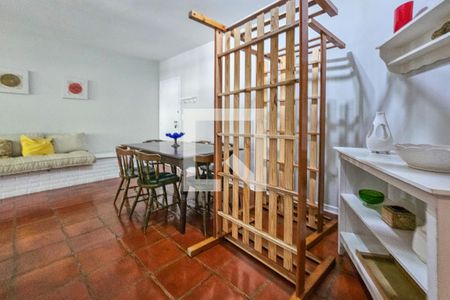 Sala de apartamento para alugar com 2 quartos, 70m² em Jardim Ana Maria, Guarujá
