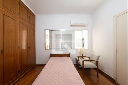 Casa à venda com 315m², 5 quartos e 3 vagasSuíte 1