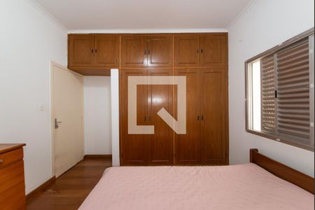 Casa à venda com 315m², 5 quartos e 3 vagasSuíte 1