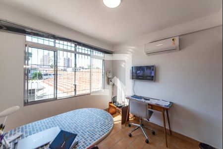 Casa à venda com 315m², 5 quartos e 3 vagasEscritório