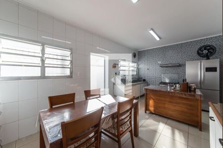 Casa à venda com 315m², 5 quartos e 3 vagasCozinha