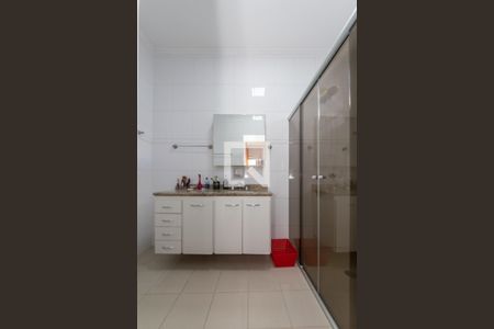 Casa à venda com 315m², 5 quartos e 3 vagasBanheiro da Suíte 2