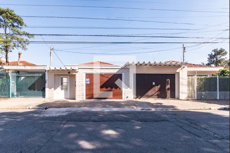 Casa à venda com 315m², 5 quartos e 3 vagasFachada