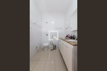 Casa à venda com 315m², 5 quartos e 3 vagasBanheiro da Suíte 2