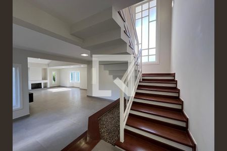 Sala de casa de condomínio para alugar com 5 quartos, 478m² em Village Visconde do Itamaraca, Valinhos