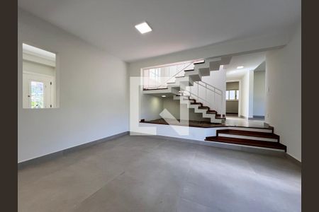 Sala de casa de condomínio para alugar com 5 quartos, 478m² em Village Visconde do Itamaraca, Valinhos