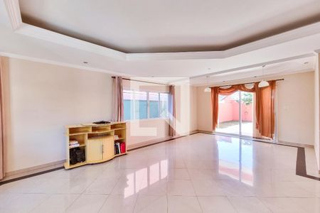 Casa de condomínio para alugar com 218m², 3 quartos e 4 vagasSala