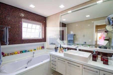 Casa à venda com 250m², 3 quartos e 4 vagasBanheiro da Suíte Master