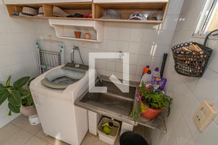 Casa à venda com 241m², 5 quartos e 4 vagas Casa à venda com 241m², 5 quartos e 4 vagasÁrea de Serviço