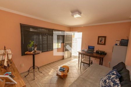 Casa à venda com 241m², 5 quartos e 4 vagas Casa à venda com 241m², 5 quartos e 4 vagasQuarto 3