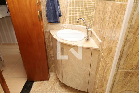 Casa à venda com 158m², 3 quartos e 4 vagasBanheiro - Quarto 1