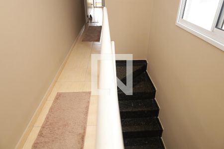 Casa à venda com 158m², 3 quartos e 4 vagasEscada - quartos para sala