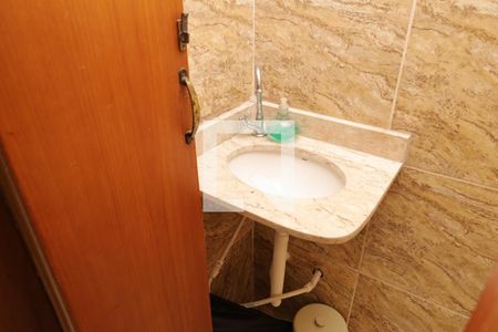 Casa à venda com 158m², 3 quartos e 4 vagasBanheiro na área de serviço