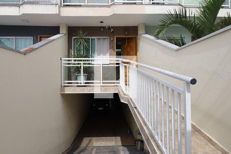 Casa à venda com 158m², 3 quartos e 4 vagasQuintal - Frente da casa e Garagem