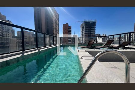 Studio à venda com 39m², 1 quarto e sem vaga Studio à venda com 39m², 1 quarto e sem vagaPiscina