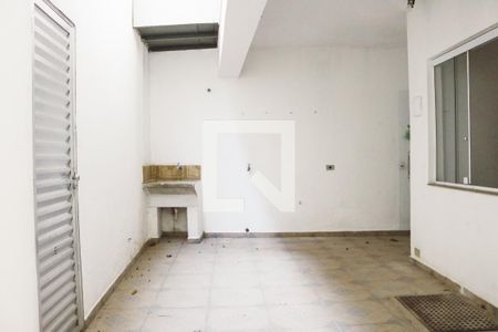 Casa para alugar com 132m², 2 quartos e 1 vaga Casa para alugar com 132m², 2 quartos e 1 vagaÁrea de Serviço