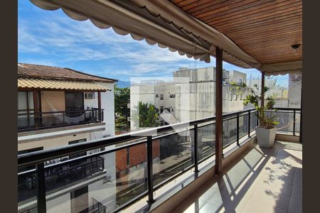 Apartamento à venda com 329m², 4 quartos e 2 vagasVaranda da suite 1 e do quarto 1