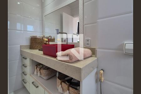 Apartamento à venda com 329m², 4 quartos e 2 vagasBanheiro da Suíte 2