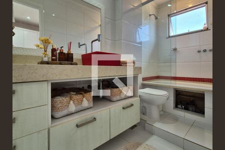 Apartamento à venda com 329m², 4 quartos e 2 vagasBanheiro da Suíte 2