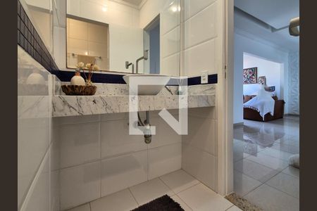Apartamento à venda com 329m², 4 quartos e 2 vagasBanheiro 2