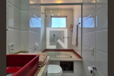 Apartamento à venda com 329m², 4 quartos e 2 vagasBanheiro da Suíte 2