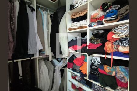 Apartamento à venda com 329m², 4 quartos e 2 vagasCloset da suíte 1