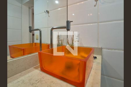 Apartamento à venda com 329m², 4 quartos e 2 vagasBanheiro da Suíte 1