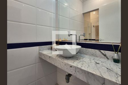 Apartamento à venda com 329m², 4 quartos e 2 vagasBanheiro 2