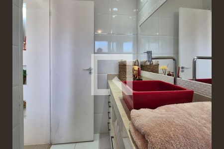Apartamento à venda com 329m², 4 quartos e 2 vagasBanheiro da Suíte 2