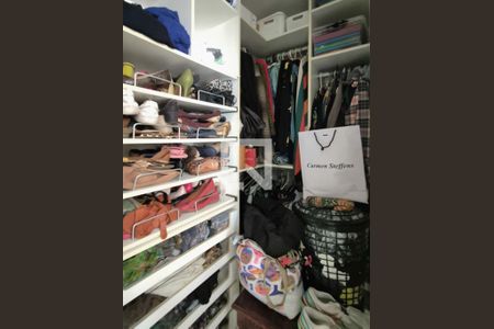 Apartamento à venda com 329m², 4 quartos e 2 vagasCloset da suíte 1