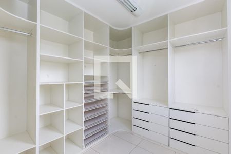 Apartamento para alugar com 163m², 3 quartos e 2 vagas Apartamento para alugar com 163m², 3 quartos e 2 vagasCloset da suíte 1