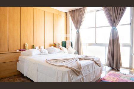 Apartamento à venda com 425m², 4 quartos e 1 vagaQuarto 2