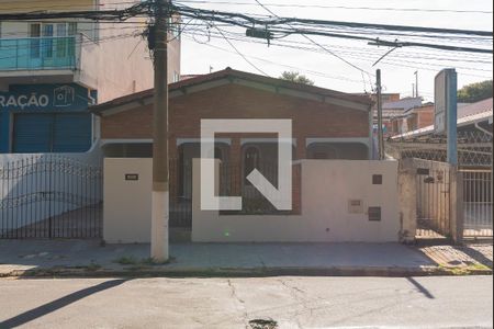 Casa à venda com 178m², 3 quartos e 4 vagasFachada