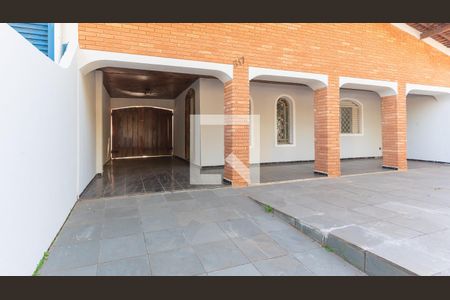 Casa à venda com 178m², 3 quartos e 4 vagasGaragem