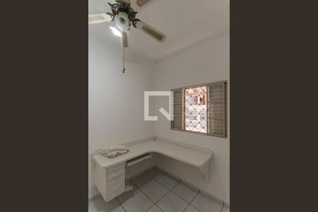 Casa à venda com 178m², 3 quartos e 4 vagasQuarto 2