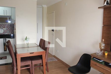 Sala de apartamento para alugar com 3 quartos, 70m² em Jardim Sabiá, Cotia