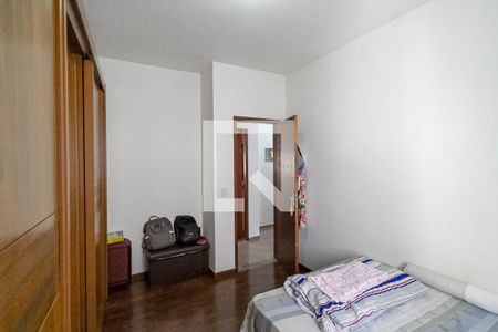 Quarto 2 de casa à venda com 3 quartos, 200m² em Planalto, Belo Horizonte