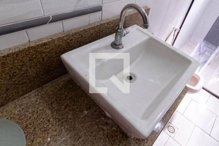 Casa à venda com 70m², 2 quartos e 1 vaga Casa à venda com 70m², 2 quartos e 1 vagaBanheiro social